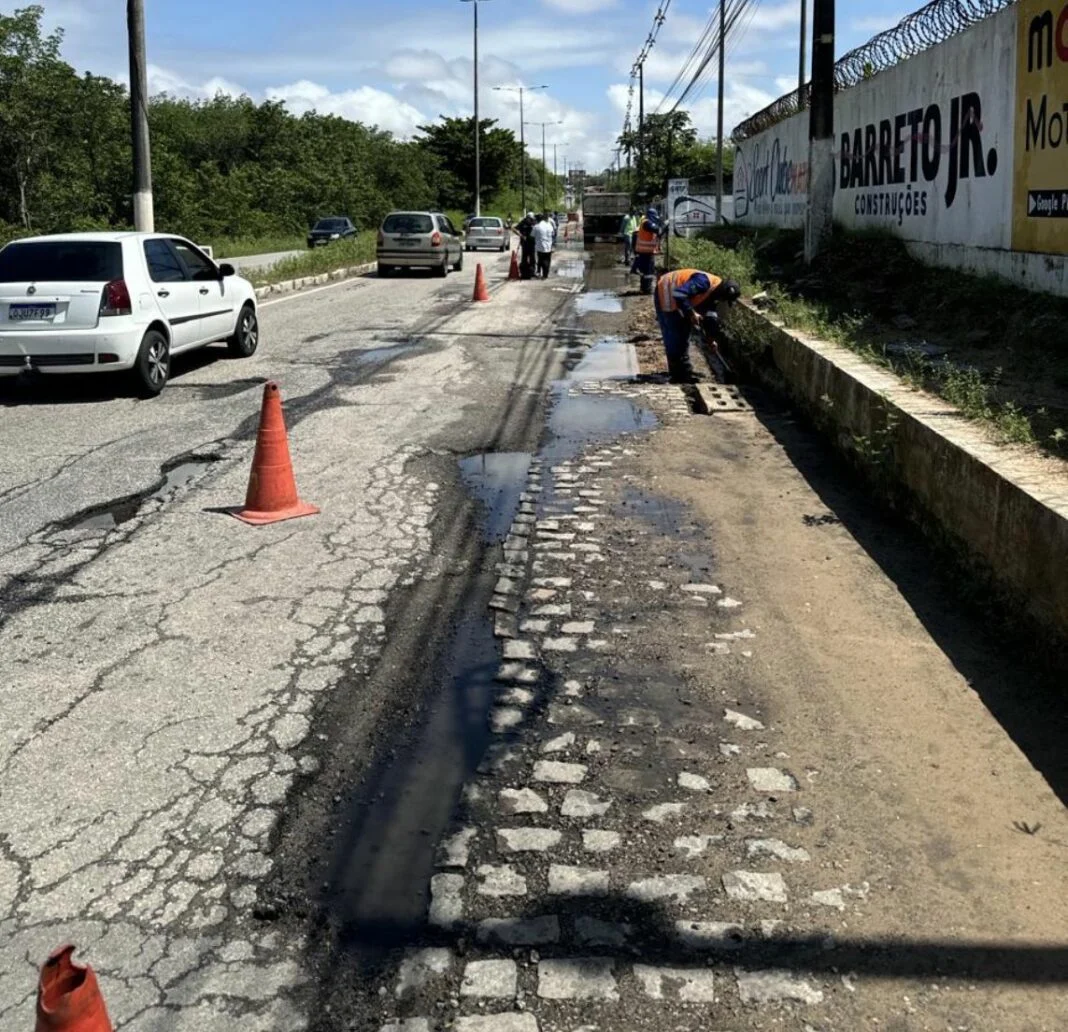 Obras de recuperação na Av João Medeiros Filho, ZN de Natal