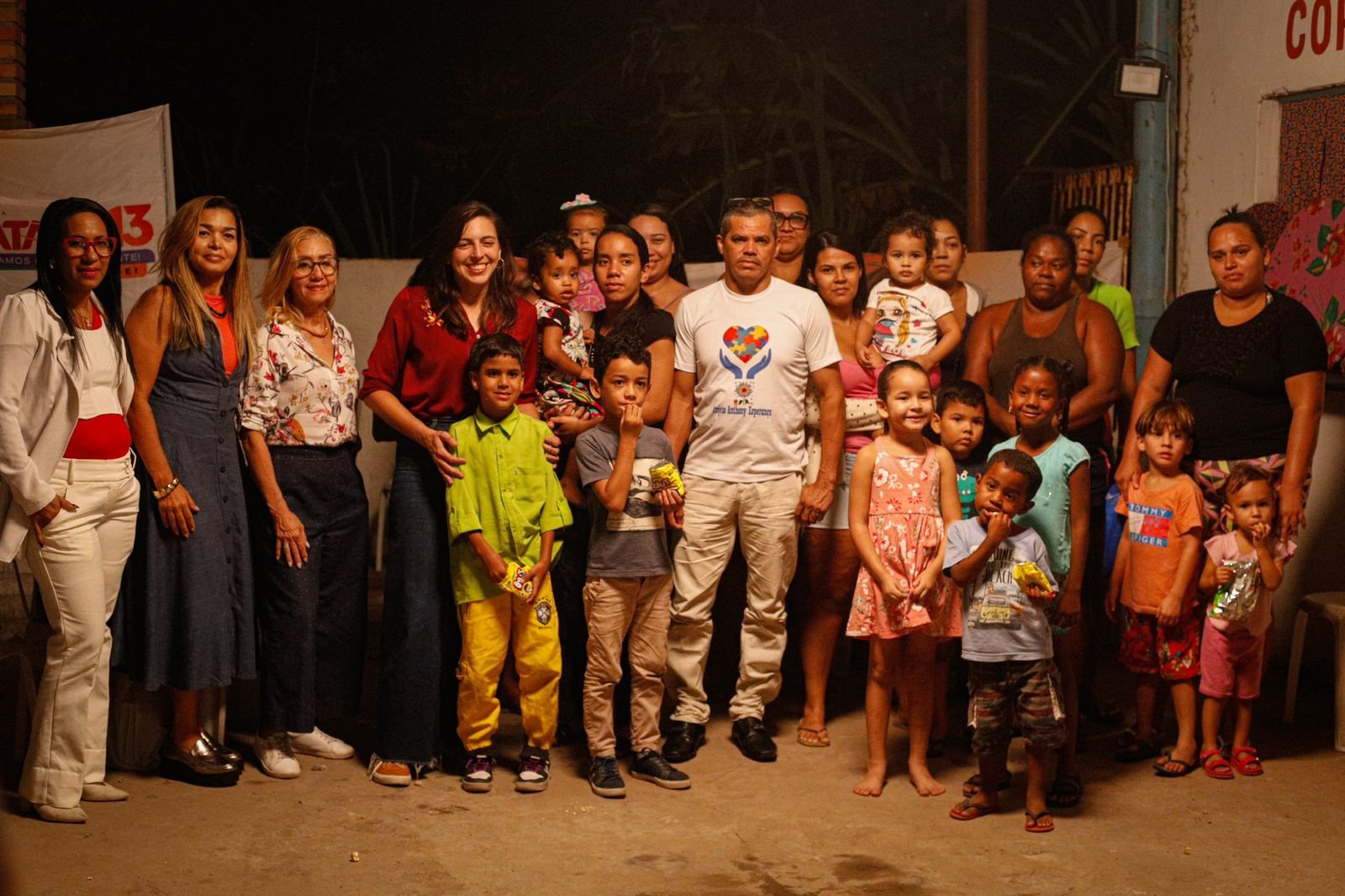 Natália Bonavides apresenta plano emergencial para fim de sorteio de vagas a mães de crianças sem creche no Felipe Camarão