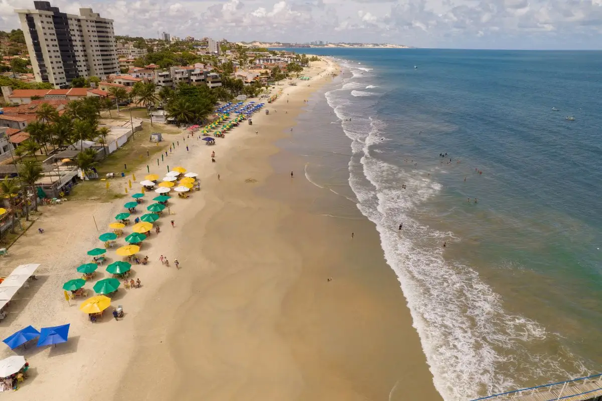 Projeto Praia inclusiva chega à praia de Pirangi neste domingo, promovendo lazer e inclusão