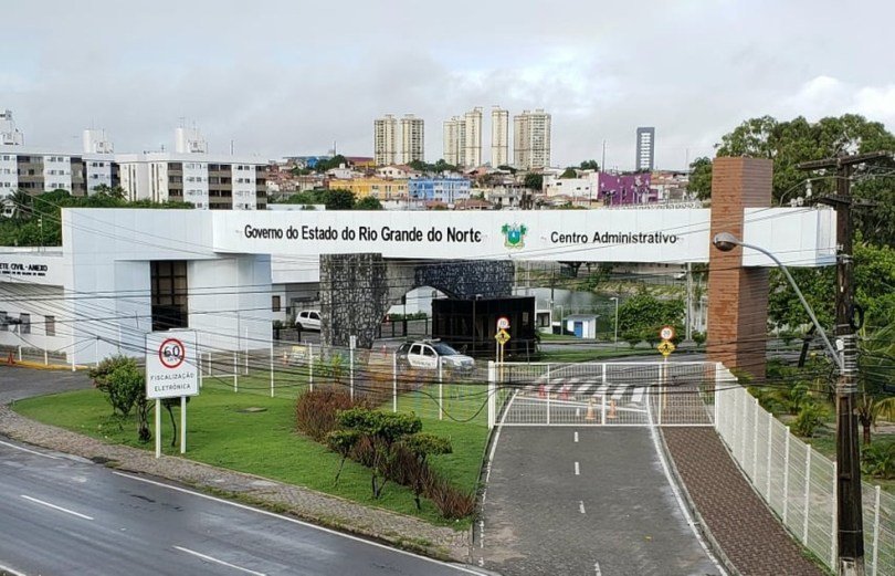 Governo do RN começa a pagar retroativos da recomposição salarial a 44,1 mil servidores