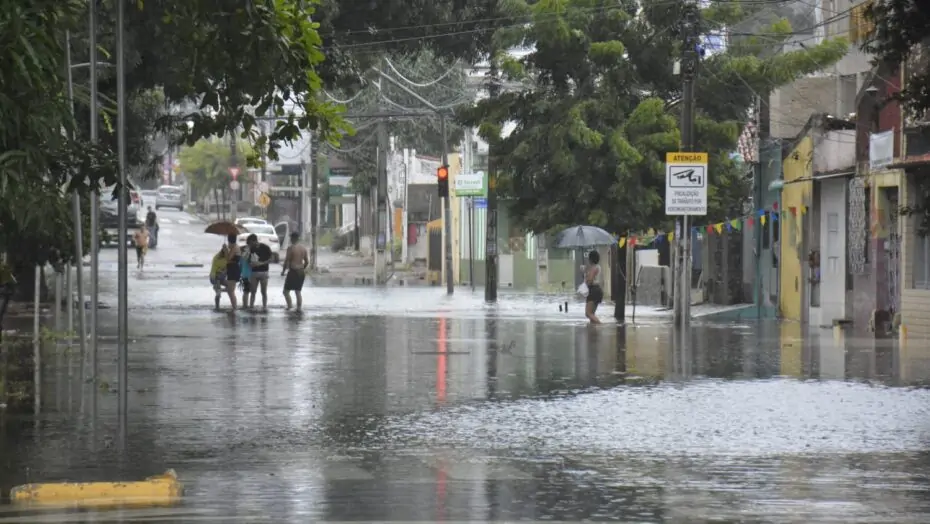 Chuvas em Natal: STTU aponta ruas interditadas e divulga rotas alternativas