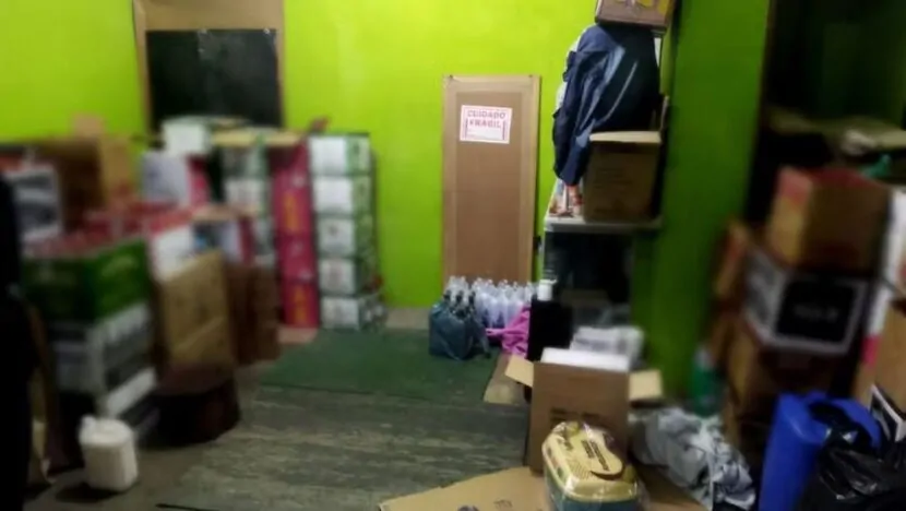 Polícia encontra fábrica de bebidas adulteradas em São Bernardo do Campo ligada a mortes por metanol