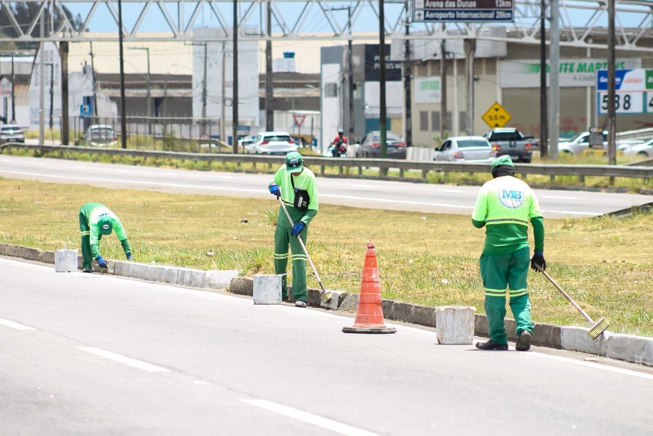 Prefeitura de Parnamirim intensifica limpeza urbana e manutenção das áreas públicas com força-tarefa de quase 150 profissionais