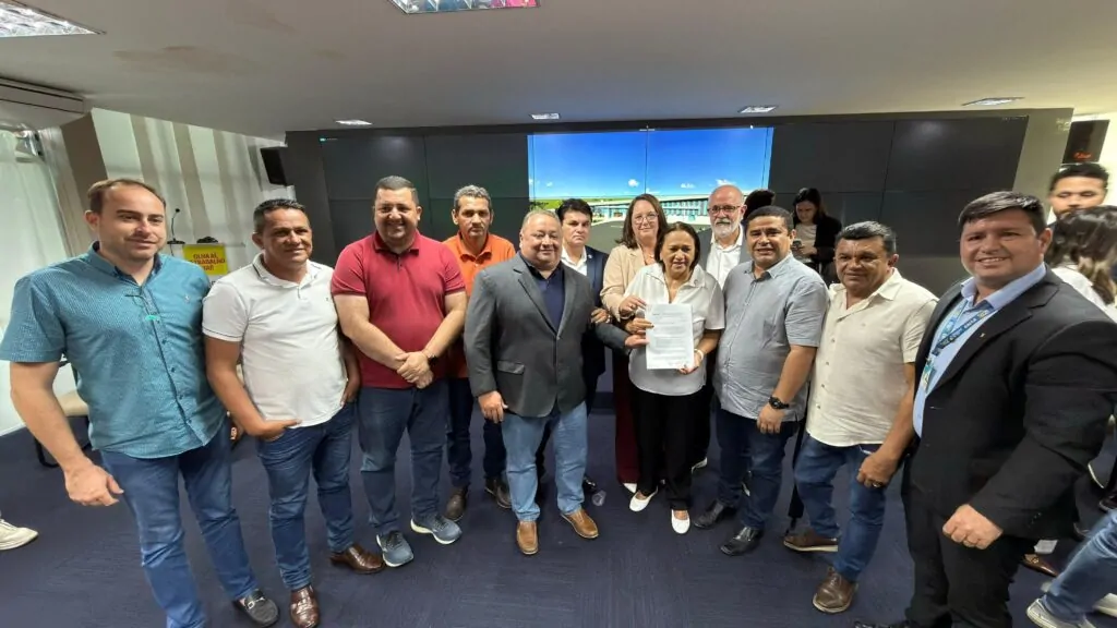 Prefeito Antônio Henrique assina termo para construção da Policlínica de Ceará-Mirim