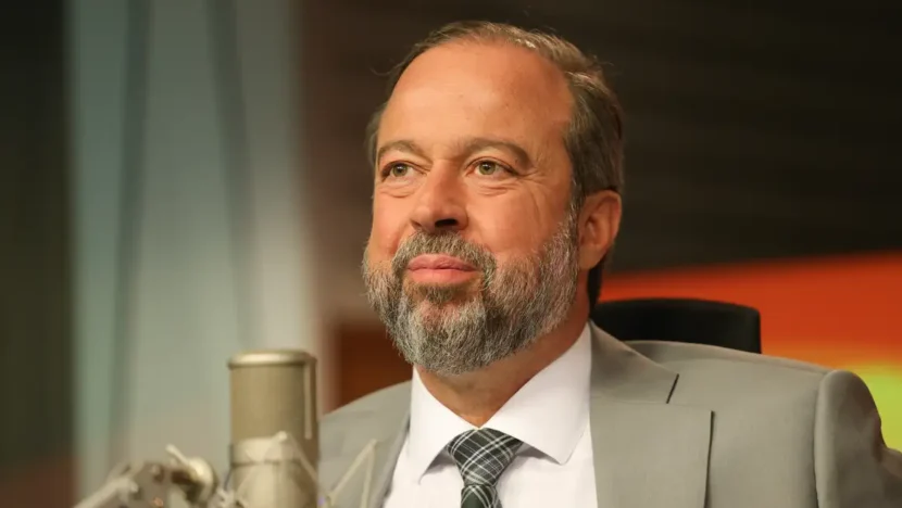 Governo descarta retorno do horário de verão em 2025, diz ministro de Minas e Energia