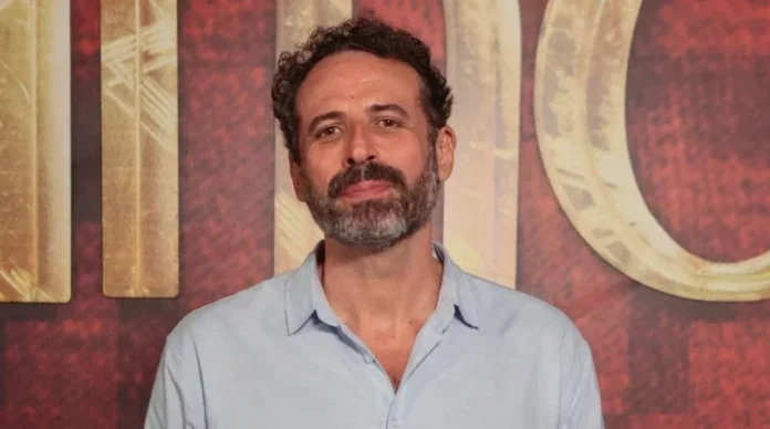 César Ferrario fala de novo papel na Globo e saudade de Titina Medeiros