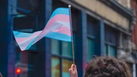 Estudo potiguar convida pessoas trans e travestis a analisar impactos da hormonização na voz